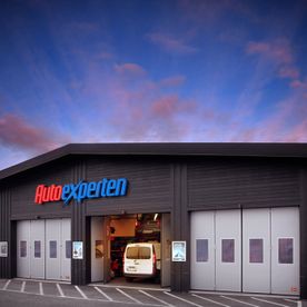 Monterte industriporter hos Auto Experten